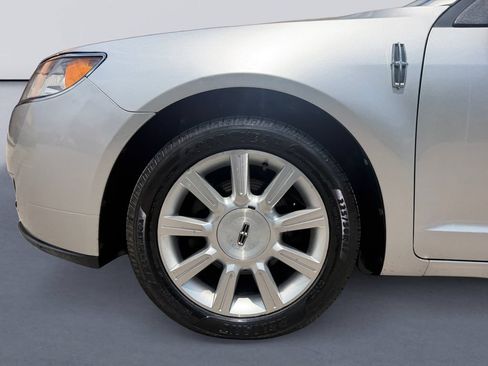Used 2012 Lincoln MKZ FWD image 9