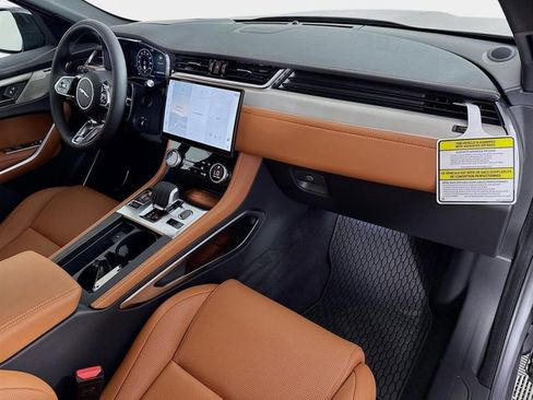 Used 2026 Jaguar F-PACE R-Dynamic S image 31