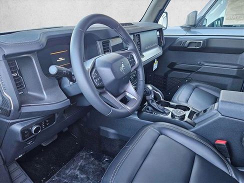 New 2025 Ford Bronco Badlands image 3