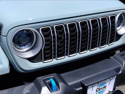 Used 2024 Jeep Wrangler Unlimited Sahara AWD/4WD image 25