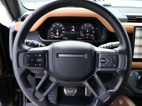 Used 2024 Land Rover Defender 110 X AWD/4WD image 30