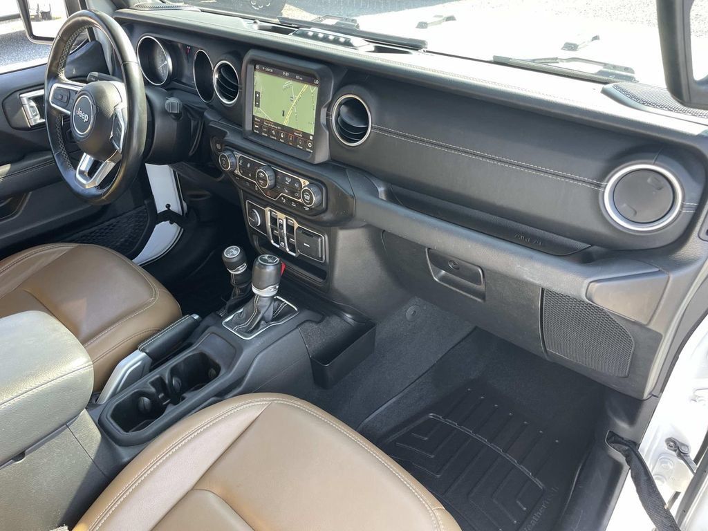 Used 2021 Jeep Wrangler Unlimited Sahara w/ Cold Weather Group AWD/4WD image 30