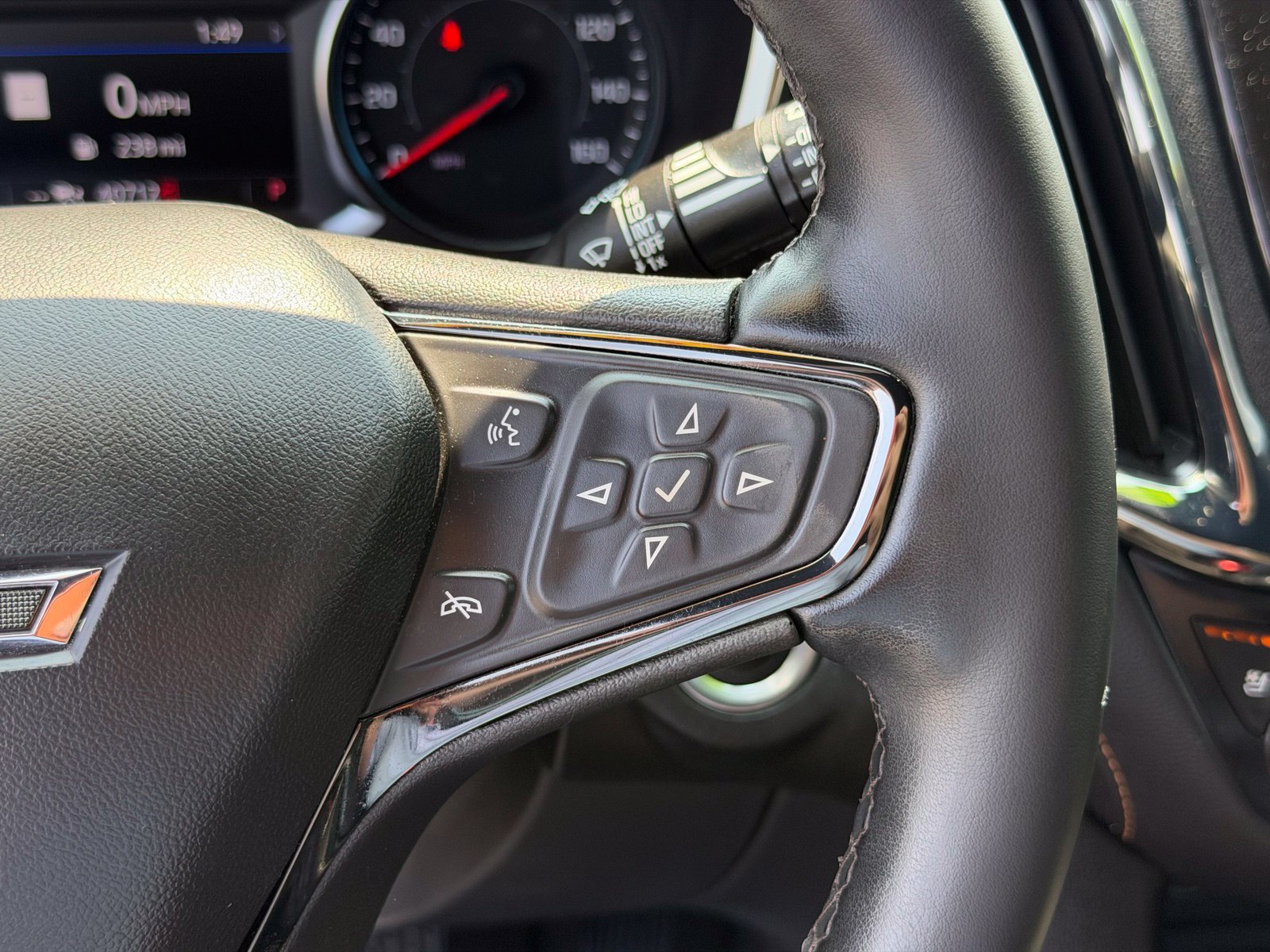 Used 2024 Chevrolet Equinox Premier FWD image 20