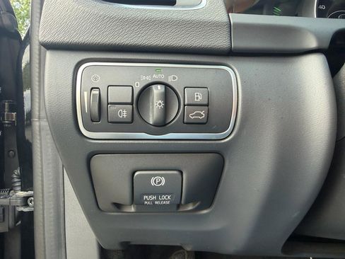 Used 2014 Volvo S60 T5 FWD image 21