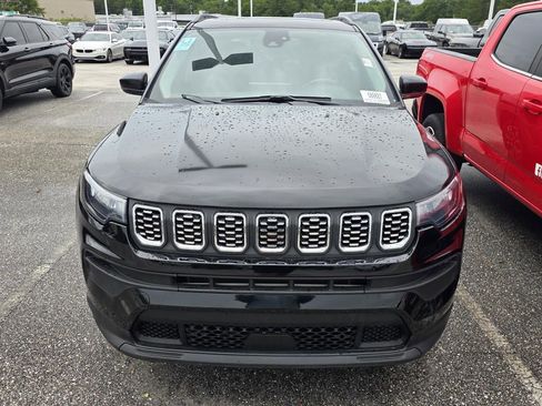Used 2022 Jeep Compass Limited w/ Sun and Sound Group AWD/4WD image 2