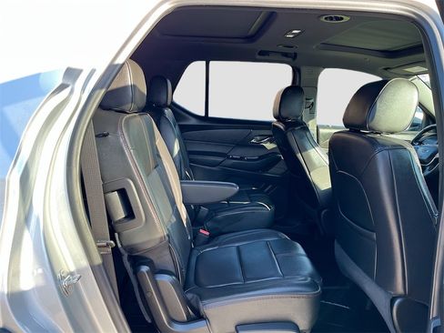 Used 2022 Chevrolet Traverse RS w/ LPO, Floor Liner Package image 27