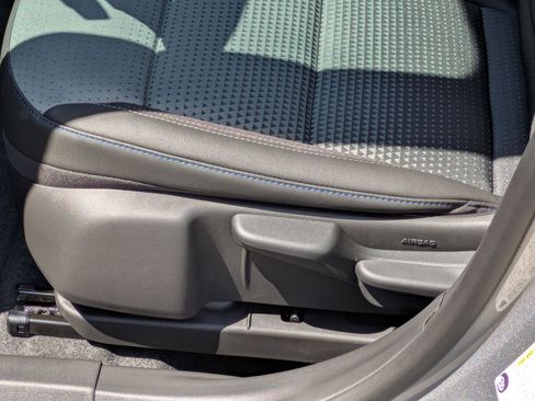 Used 2026 Chevrolet Trax LT w/ Driver Confidence Package image 12