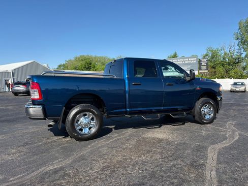Used 2024 RAM 3500 Tradesman w/ Chrome Appearance Group AWD/4WD image 17