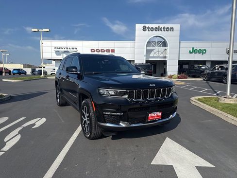 Used 2024 Jeep Grand Cherokee L Limited w/ Luxury Tech Group II image 2