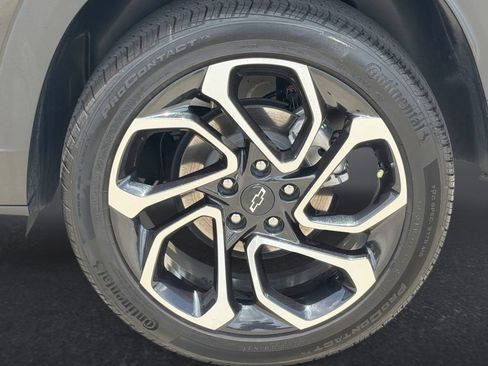 Used 2025 Chevrolet Trax RS w/ Driver Confidence Package FWD image 31