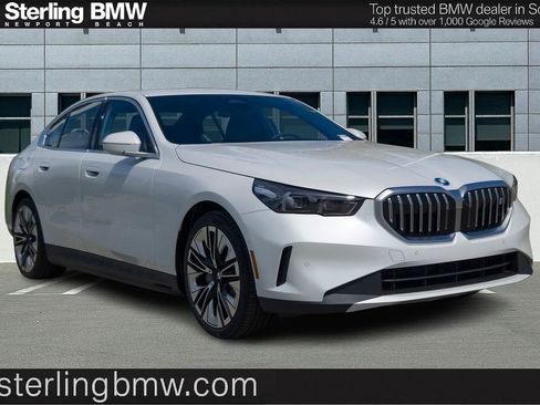 New 2026 BMW i5 eDrive40 w/ Premium Package image 1