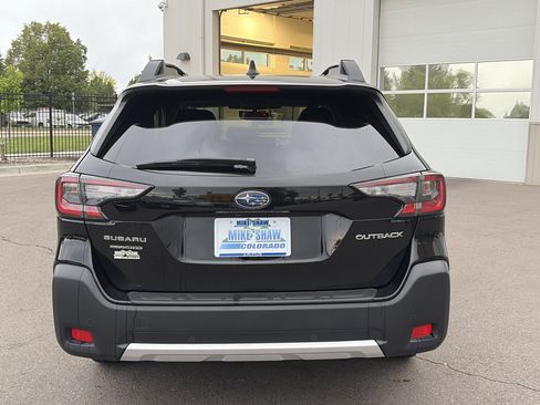 Used 2025 Subaru Outback Limited AWD/4WD image 7
