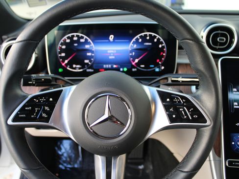 Used 2025 Mercedes-Benz C 300 Sedan image 17