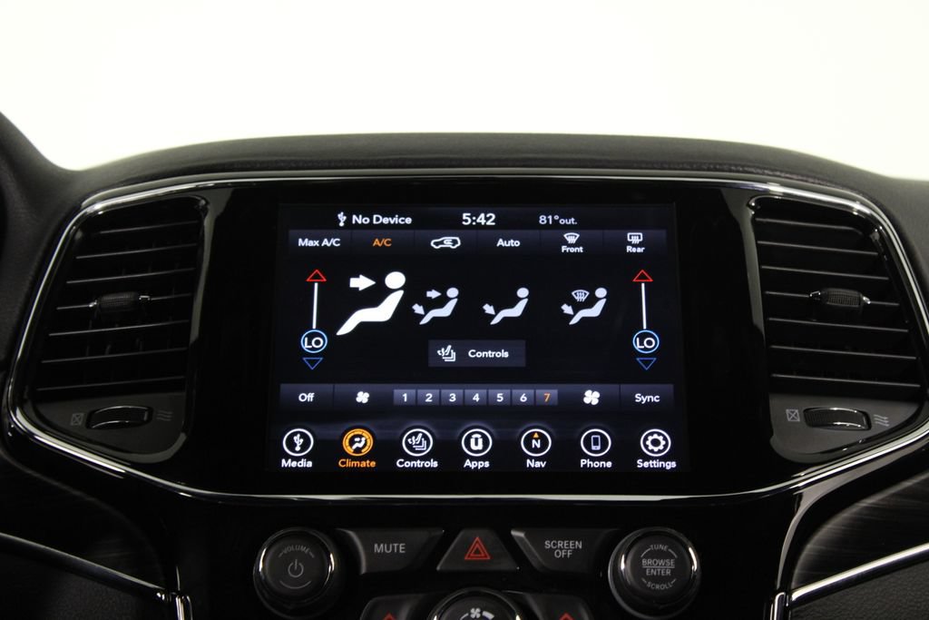 Used 2019 Jeep Grand Cherokee Limited RWD image 9