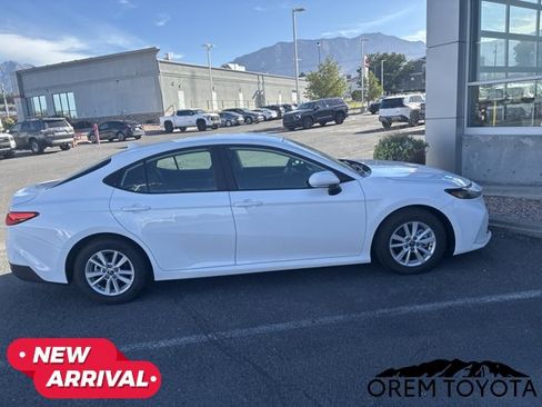 Used 2026 Toyota Camry LE FWD image 12
