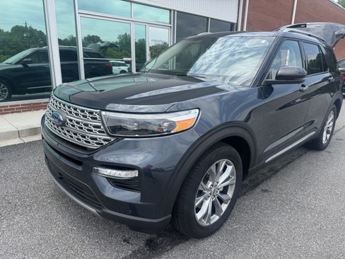 Used 2023 Ford Explorer Limited w/ Equipment Group 301A RWD image 8