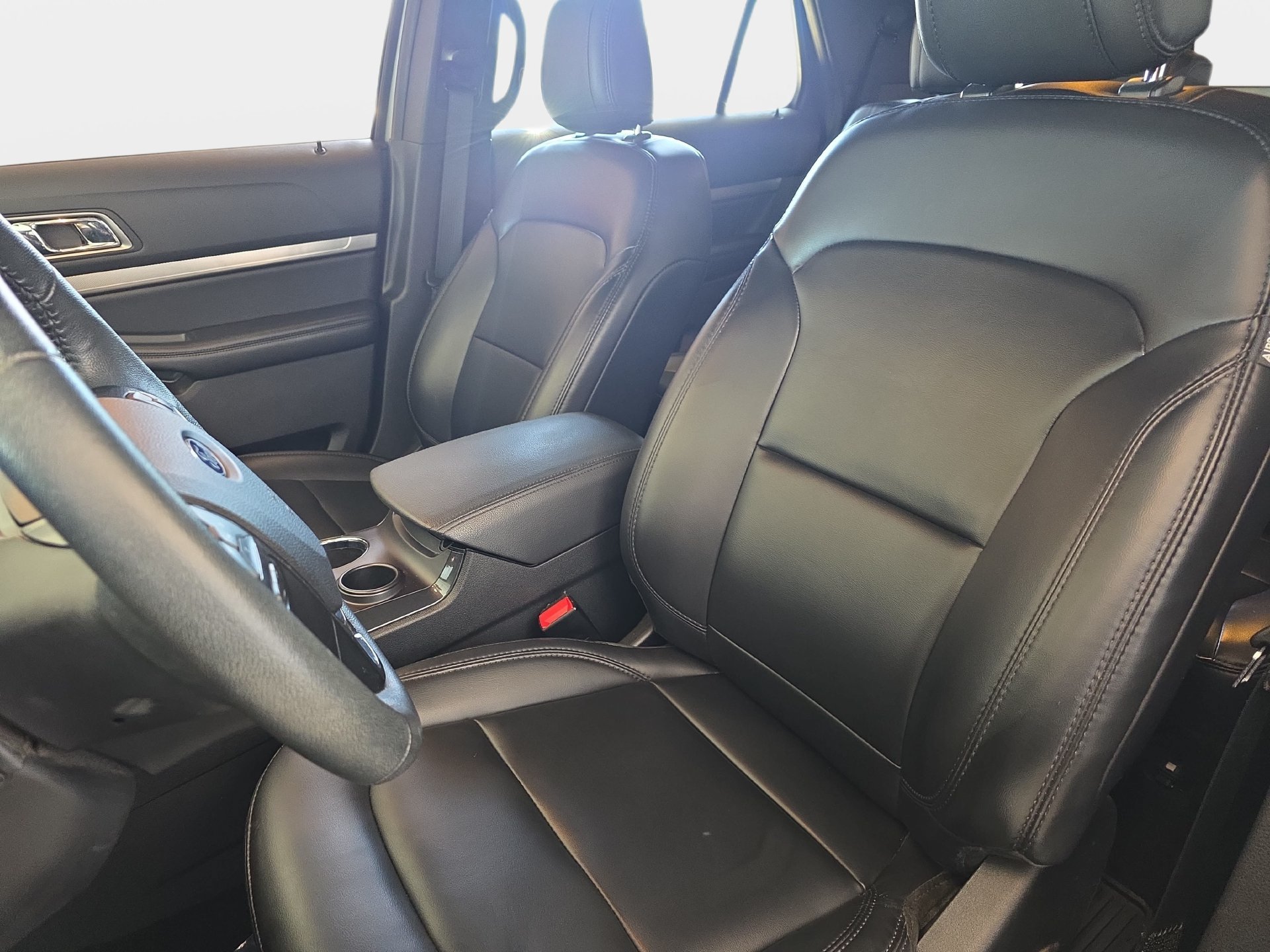 Used 2019 Ford Explorer XLT w/ Equipment Group 202A FWD image 15