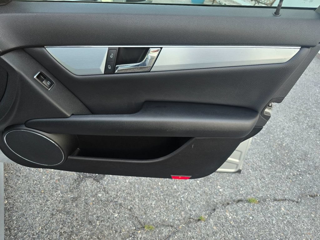 Used 2011 Mercedes-Benz C 300 4MATIC Sedan image 19