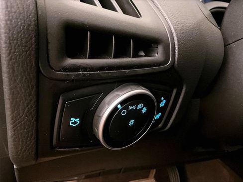 Used 2015 Ford Focus SE FWD image 30