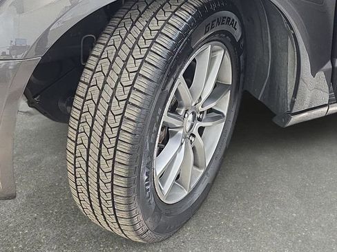 Used 2016 Dodge Grand Caravan SE image 30