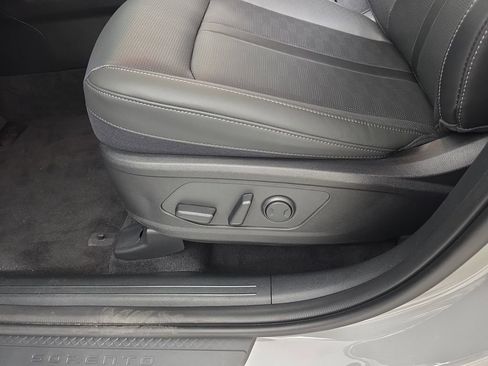 Used 2026 Kia Sorento EX image 19