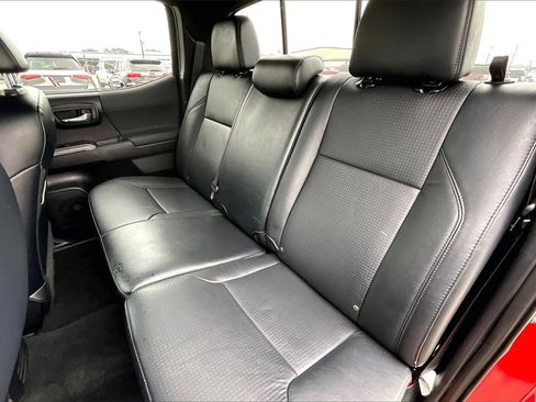 Used 2021 Toyota Tacoma TRD Off-Road w/ TRD Premium Off Road Package image 19