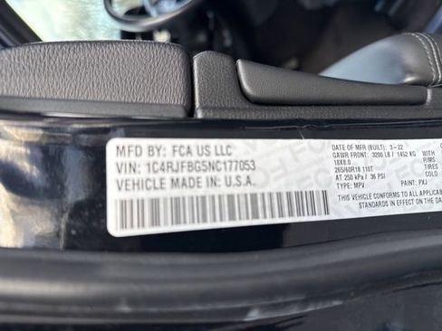 Used 2022 Jeep Grand Cherokee Limited image 31