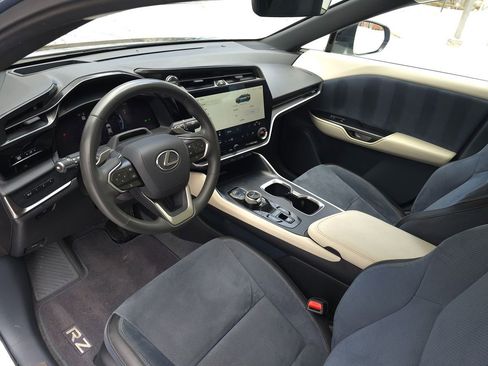 Used 2023 Lexus RZ 450e Premium w/ Accessory Package (Z1) image 2