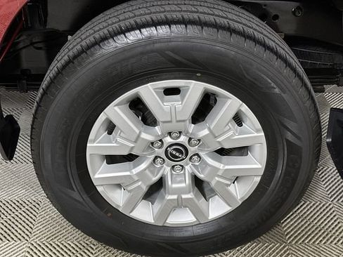 Used 2022 Nissan Frontier SV w/ Technology Package RWD image 34