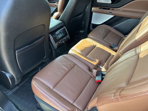 Used 2020 Lincoln Aviator Reserve w/ Equipment Group 201A image 10