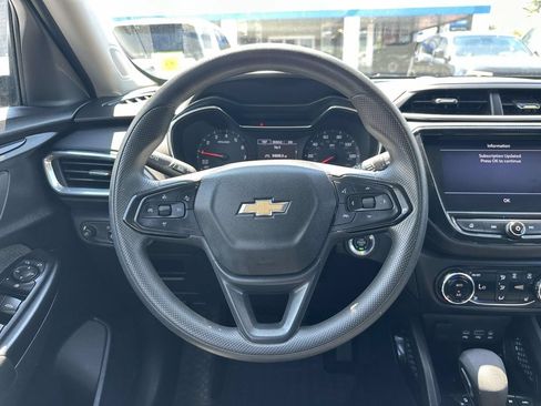 Used 2023 Chevrolet TrailBlazer LT w/ Convenience Package AWD/4WD image 12