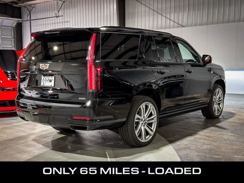Used 2026 Cadillac Escalade Platinum Sport AWD/4WD image 4