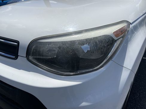 Used 2017 Kia Soul FWD image 6