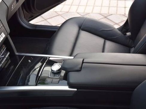 Used 2014 Mercedes-Benz E 250 BlueTEC Sedan image 54
