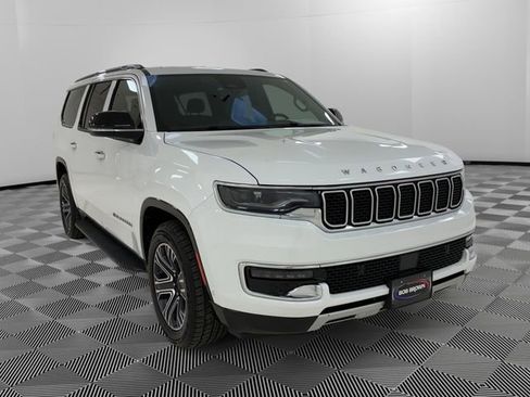 Used 2024 Jeep Wagoneer L Series II w/ Flexible Seating Group AWD/4WD image 7