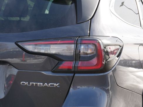 Used 2025 Subaru Outback Premium image 17
