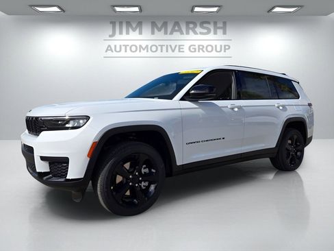 New 2025 Jeep Grand Cherokee L Altitude image 2