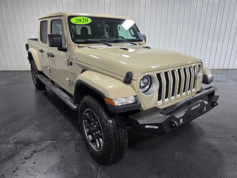 Used 2020 Jeep Gladiator Overland AWD/4WD image 2