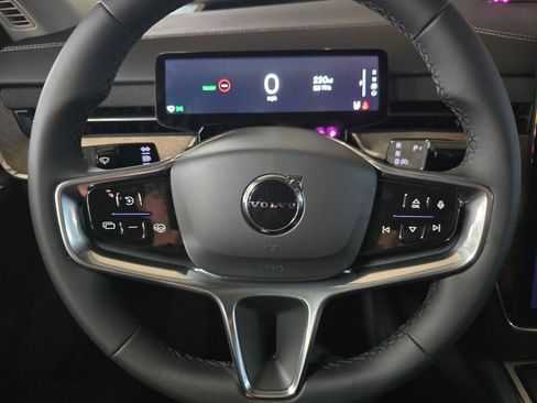 New 2025 Volvo EX90 Plus image 26