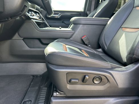 Used 2024 GMC Sierra 2500 AT4 w/ AT4 Premium Plus Package image 12