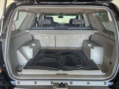 Used 2005 Toyota 4Runner SR5 AWD/4WD image 27