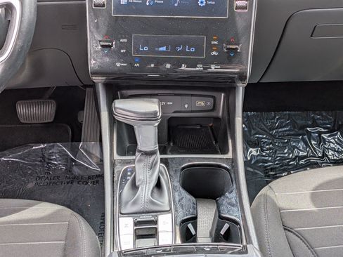 Used 2022 Hyundai Santa Cruz SEL Premium AWD/4WD image 19