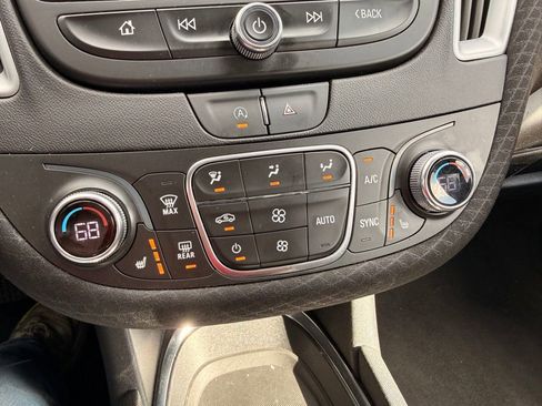 Used 2023 Chevrolet Malibu LT image 24