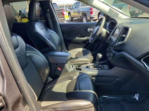 Used 2020 Jeep Cherokee Latitude Plus FWD image 26