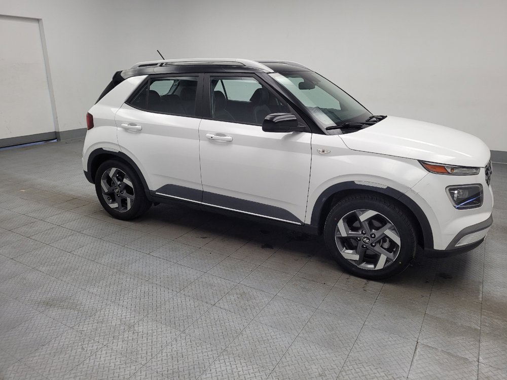 Used 2023 Hyundai Venue Limited FWD image 11