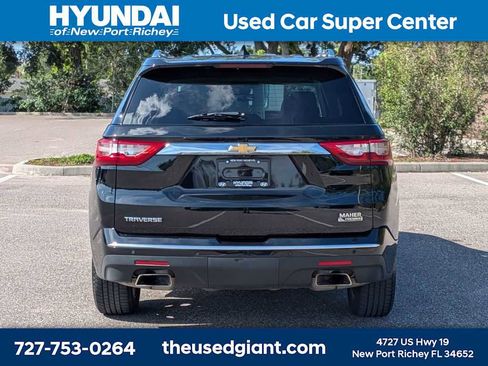 Used 2018 Chevrolet Traverse Premier w/ Driver Confidence II Package FWD image 4