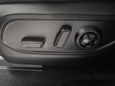 Used 2023 Jeep Grand Cherokee Limited image 20