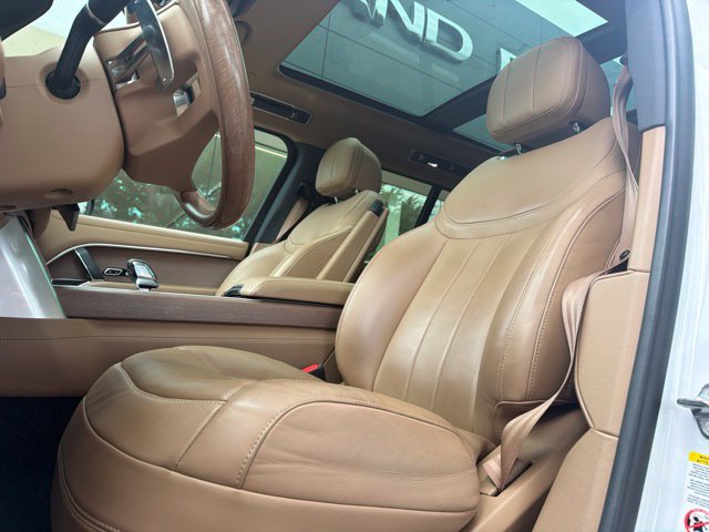 Used 2024 Land Rover Range Rover SE AWD/4WD image 5