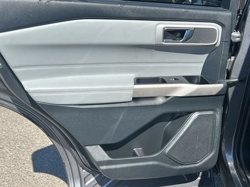 Certified 2022 Ford Explorer XLT w/ Equipment Group 202A AWD/4WD image 15