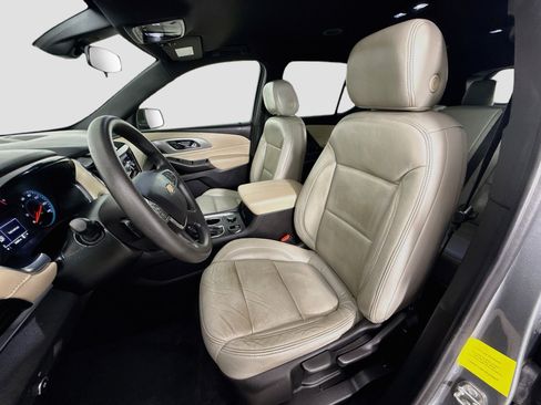 Used 2023 Chevrolet Traverse LS FWD image 22